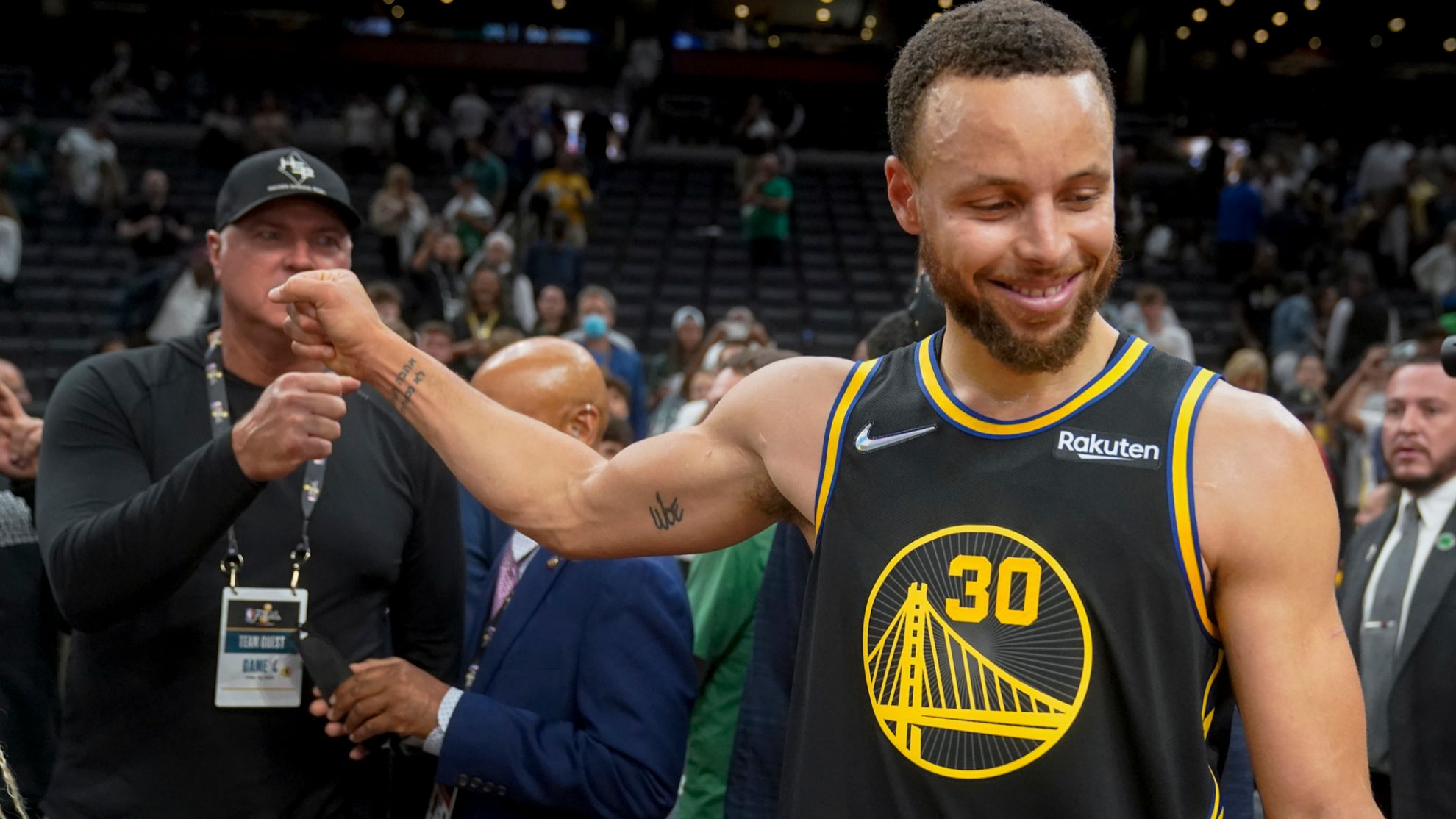 LeBron James surrenders to Steph Curry's talent and demands justice for the  Warriors star