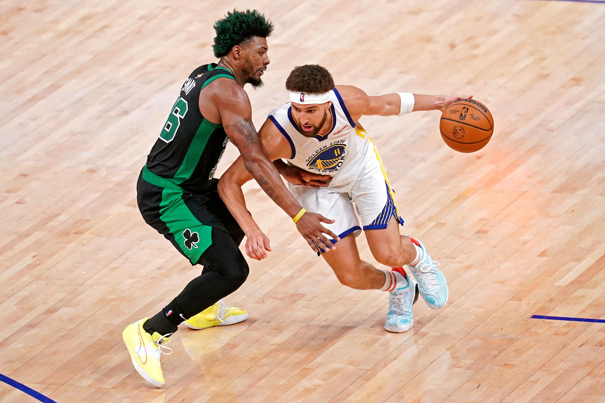 Los Warriors toman ventaja en la serie de las Finales de la NBA. Reuters