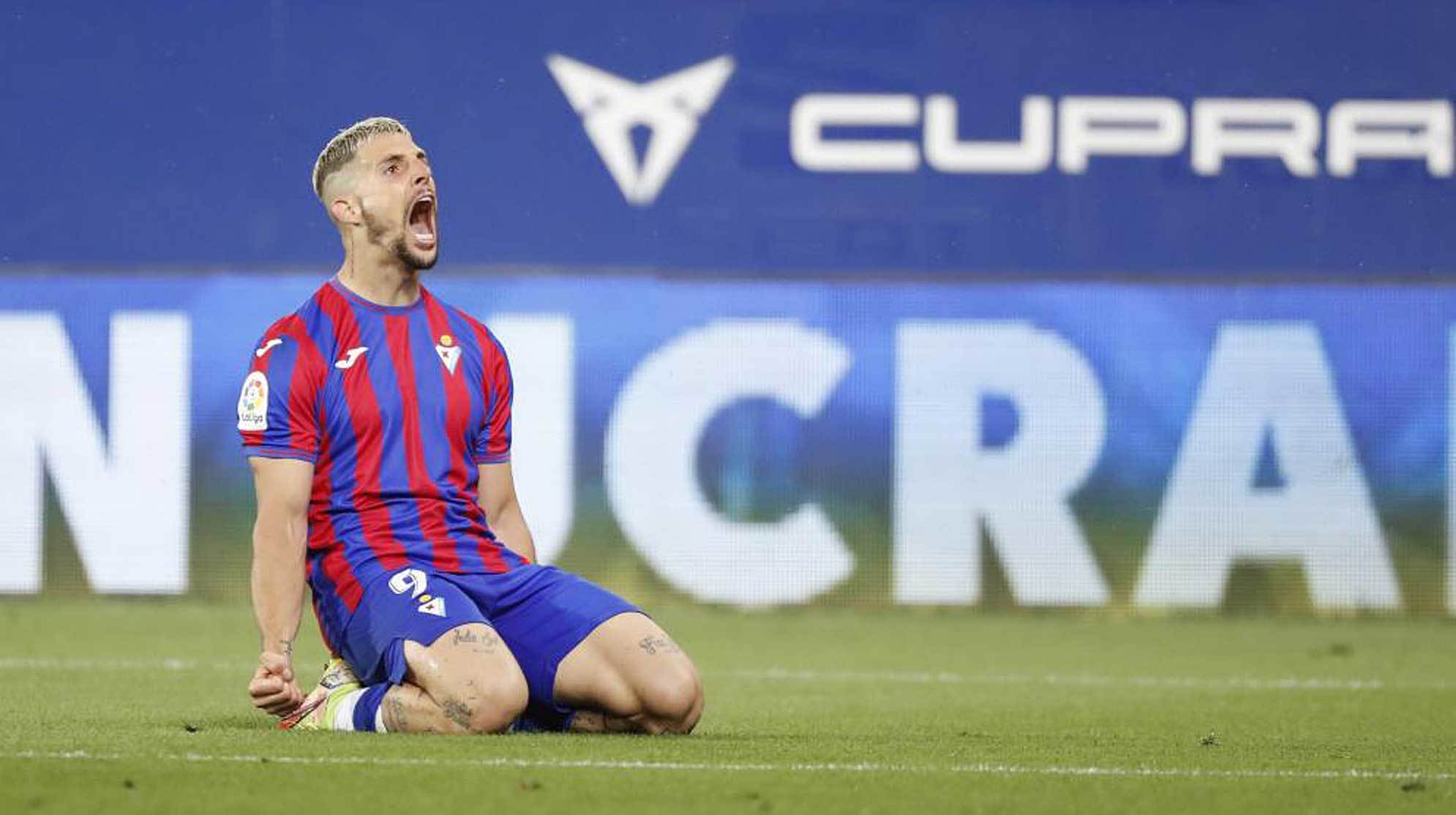 Fran Sol celebra un gol con el Tenerife en la presente temporada