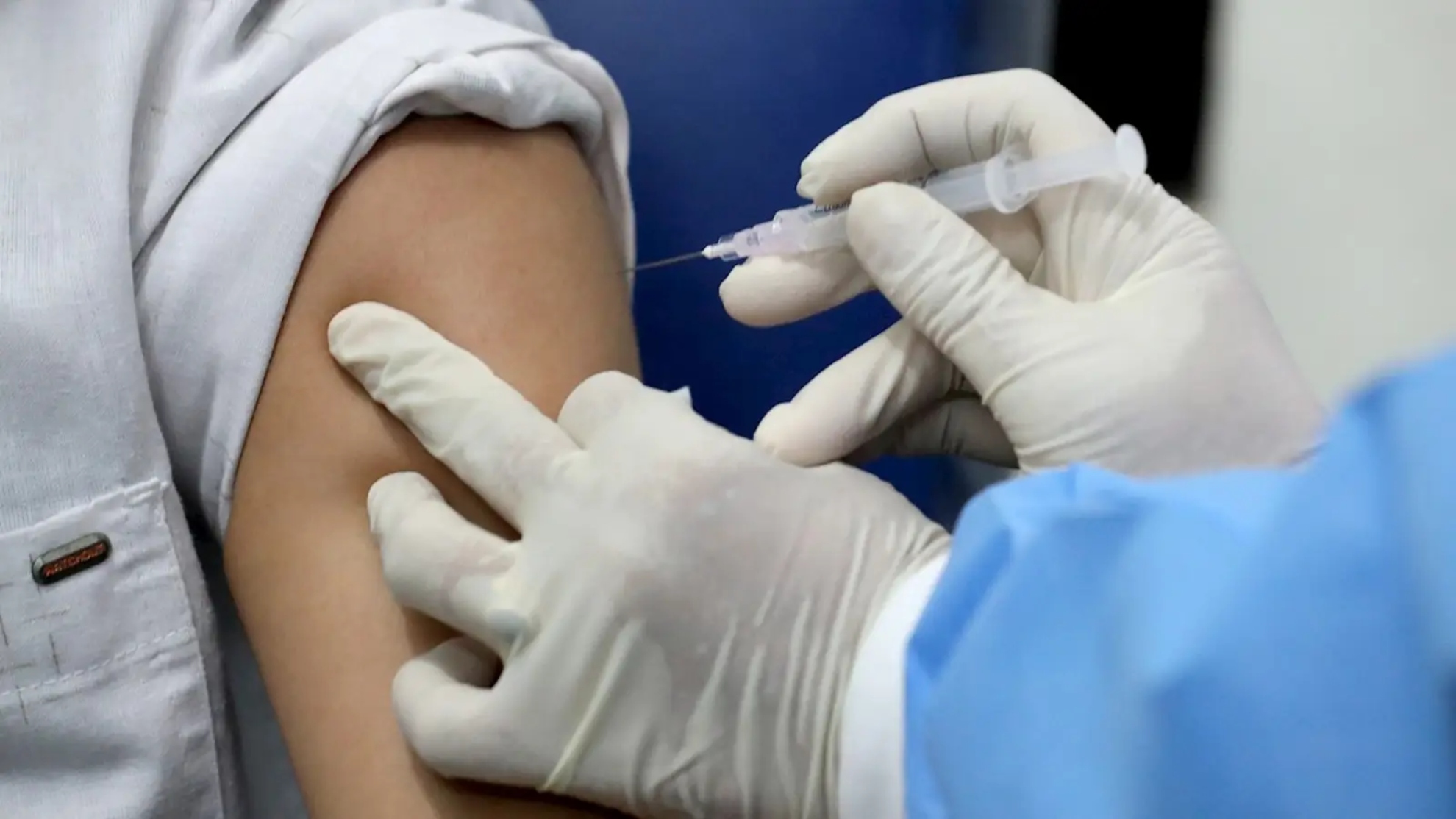 Habrá cuarta dosis contra el coronavirus en España con vacunas adaptadas a nuevas variantes.