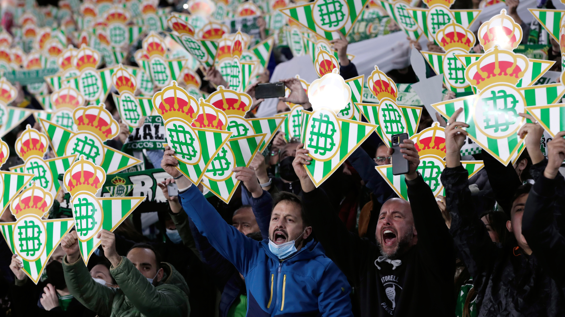 El Betis supera los 10.000 socios en su primer día de campaña thumbnail