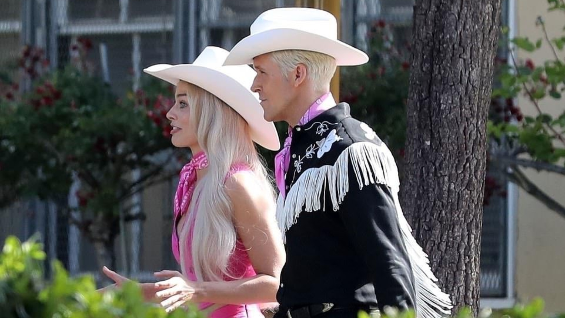 Margot Robbie and Ryan Gosling on-set the new Barbie movie
