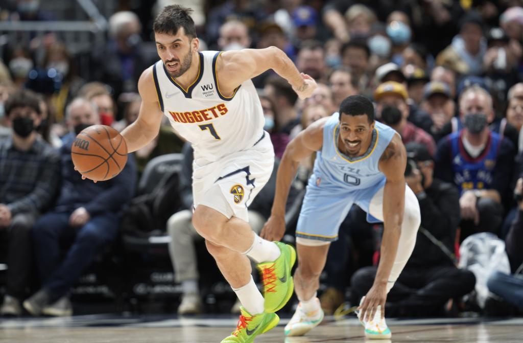 Facundo Campazzo runs on the fast break in a game between the Nuggets and the Grizzlies.