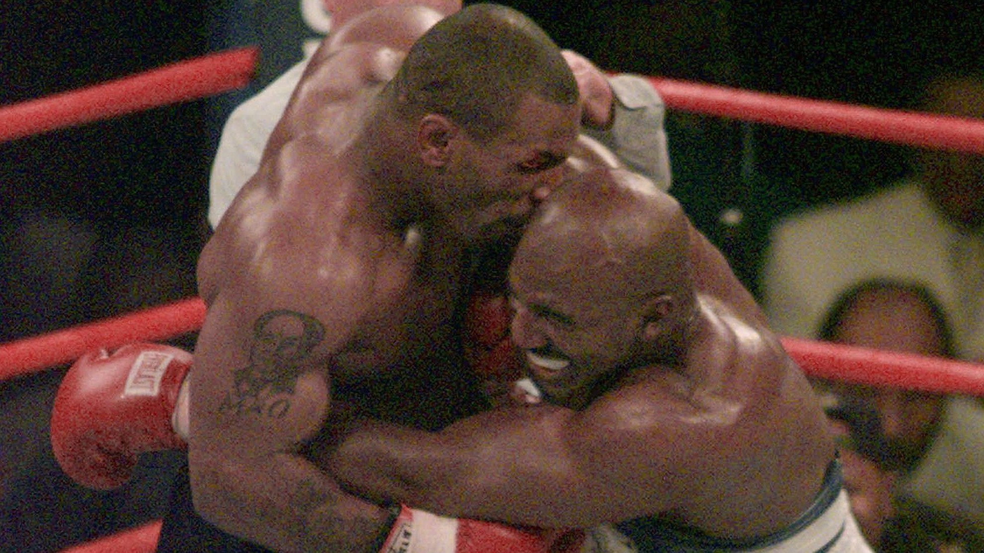 El día que Evander Holyfield fue mordido dos veces por Mike Tyson cumple un cuarto de siglo de vida.