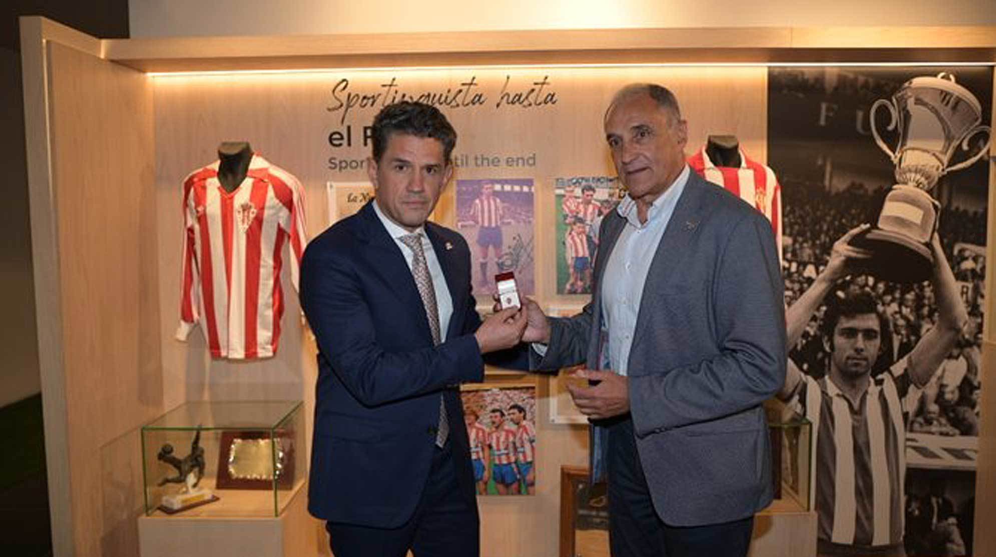 Alejandro Irarragori, nuevo presidente del Sporting es recibido por Joaquín Alonso