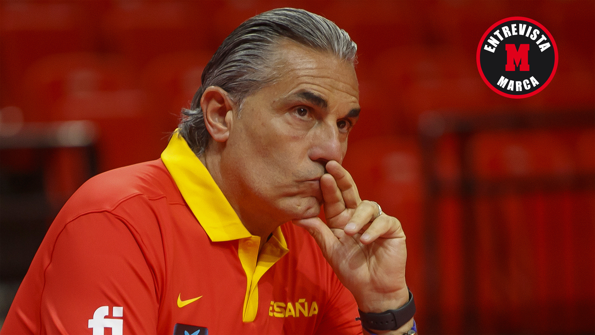 Sergio Scariolo, pensativo durante un entrenamiento de la selección española.