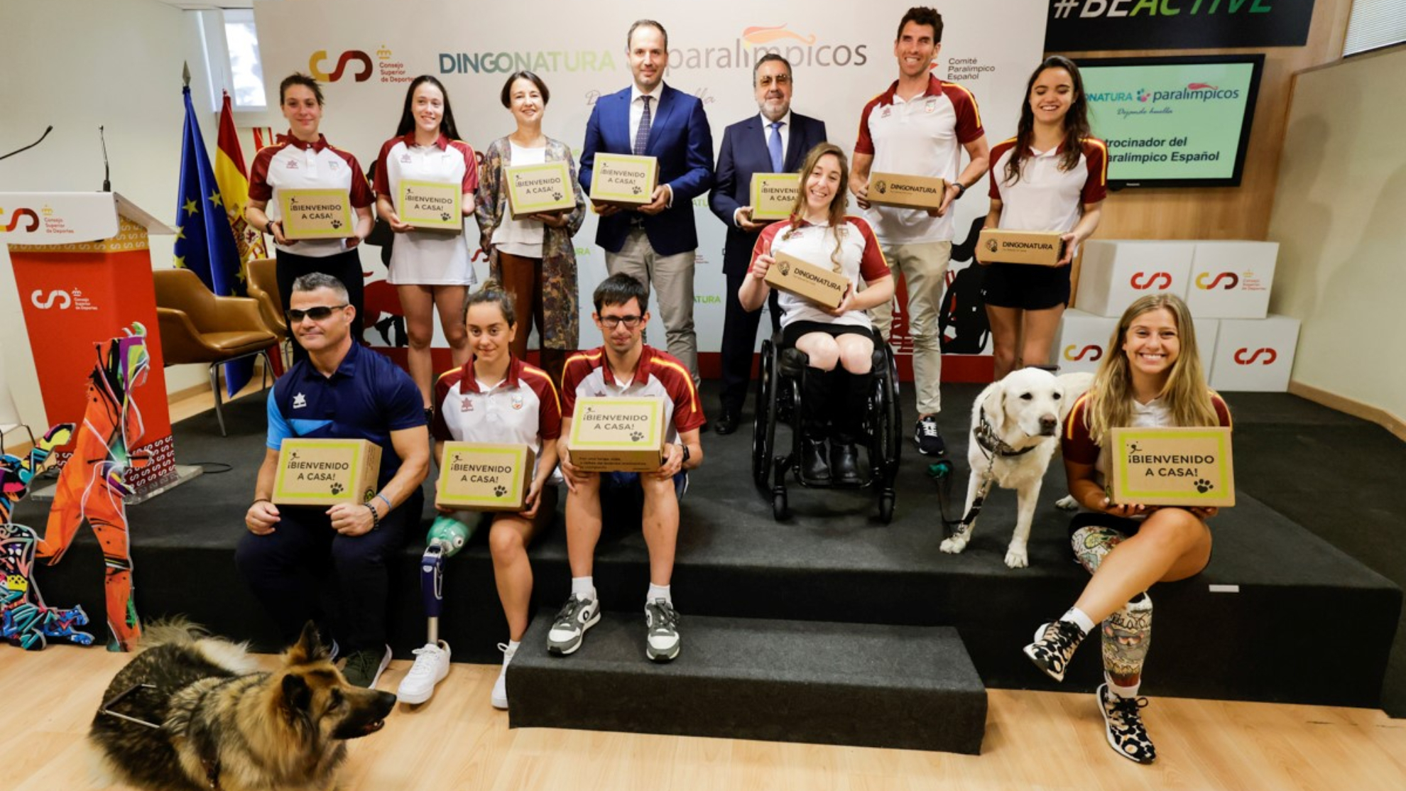 Deportistas paralímpicos en la presentación de Dingonatura como nuevo patrocinador.