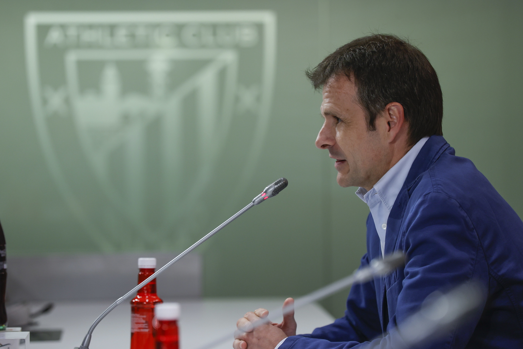 El presidente Jon Uriarte, durante la rueda de prensa de presentación de Valverde.