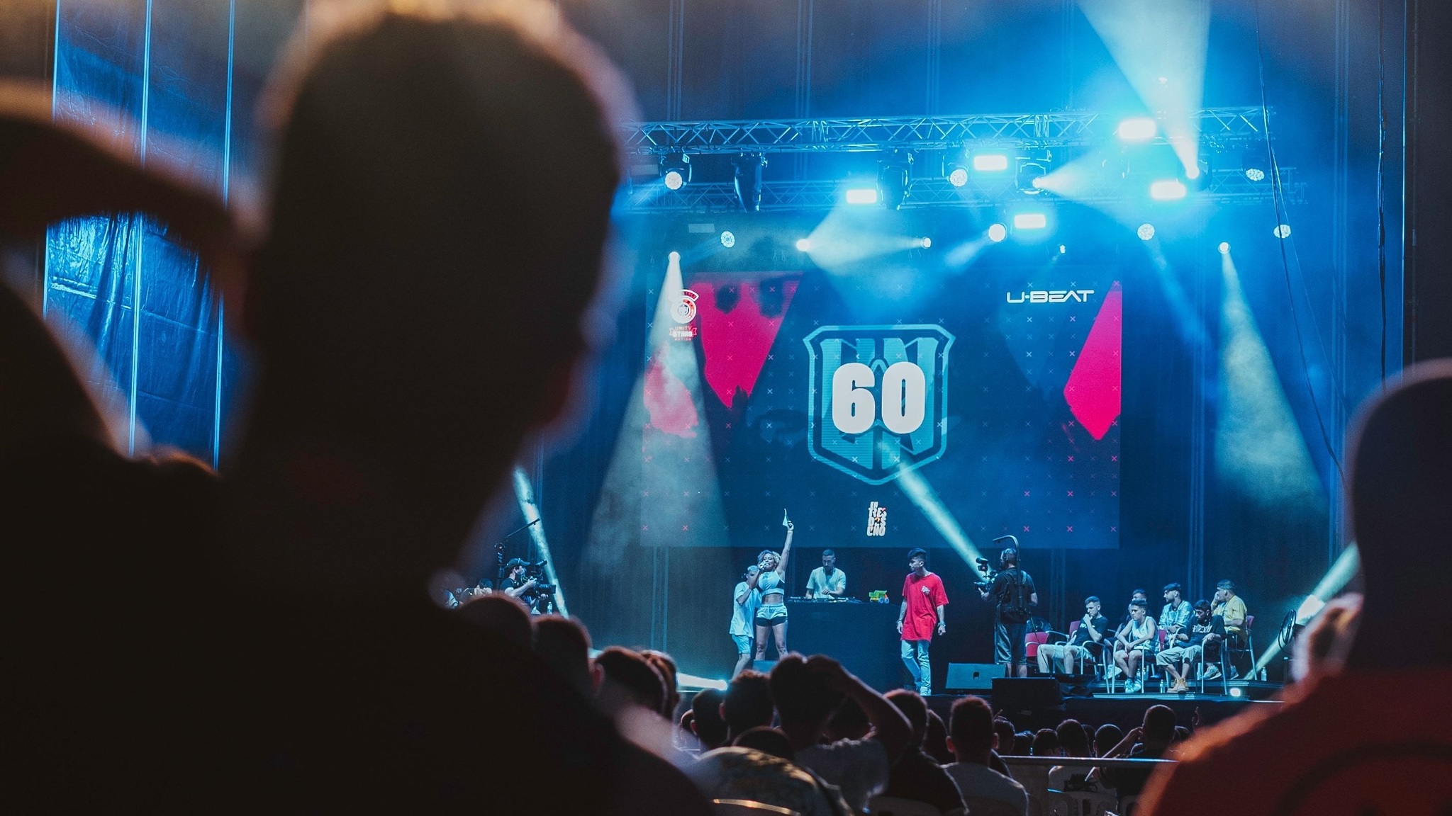 El escenario del Ubeat Live Fest acoge a miles de visitantes en este viernes 1 de julio.