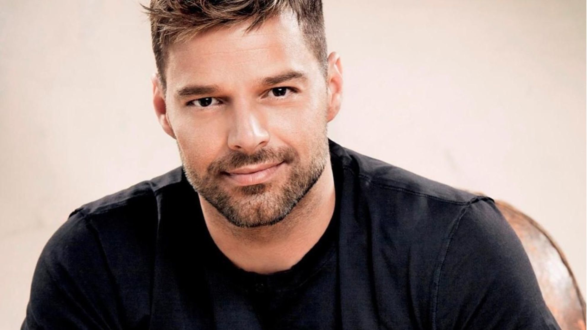 orden alejamiento Ricky Martin violencia doméstica