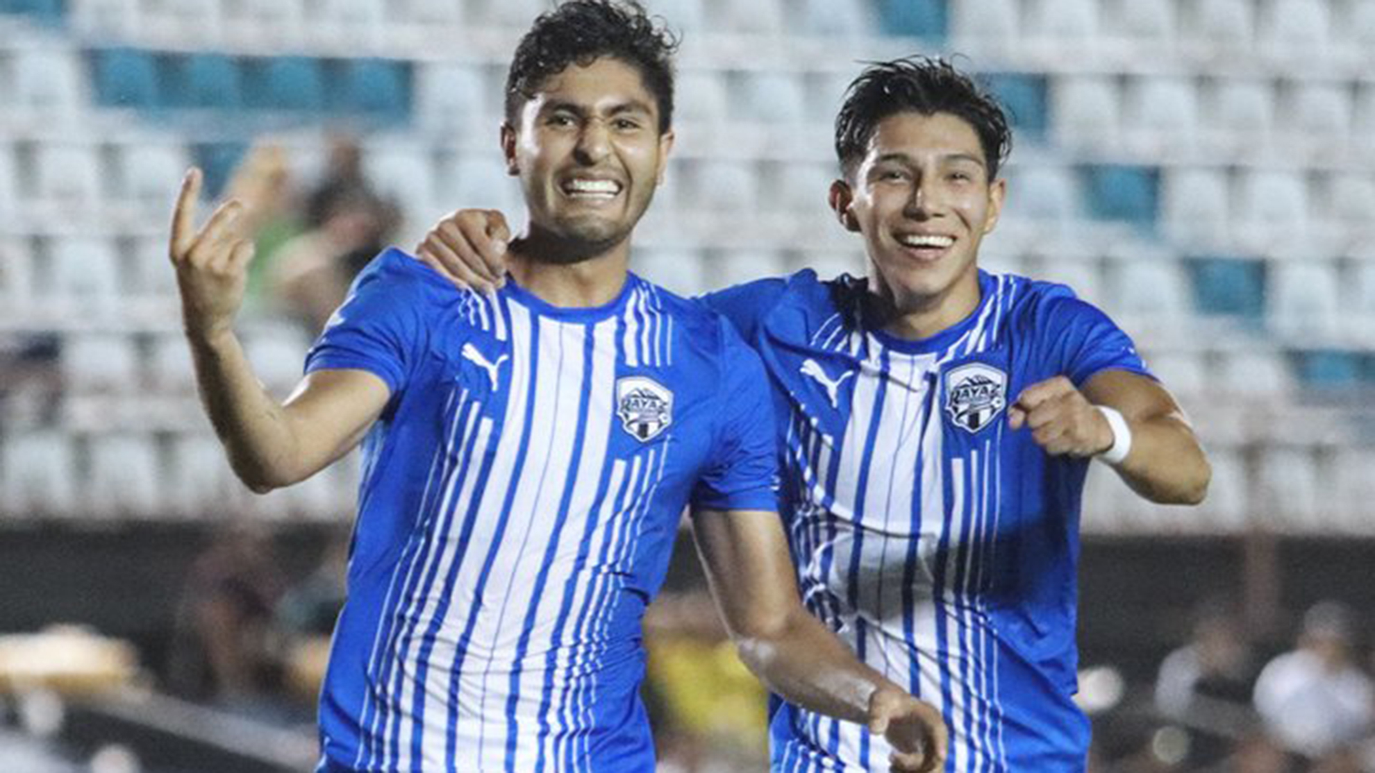 Jugadores de Raya2 en festejo de gol ante Cancún FC