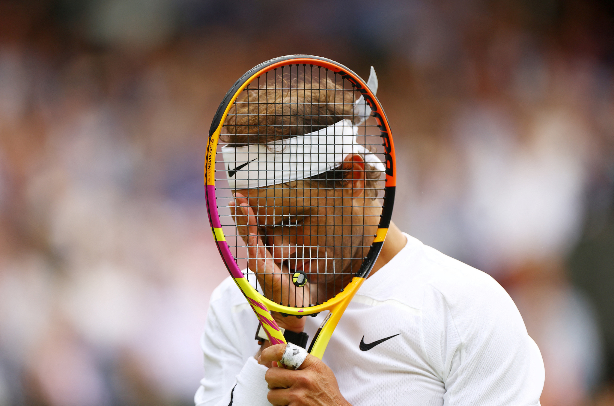 Rafael Nadal se retira de Wimbledon por la rotura abdominal
