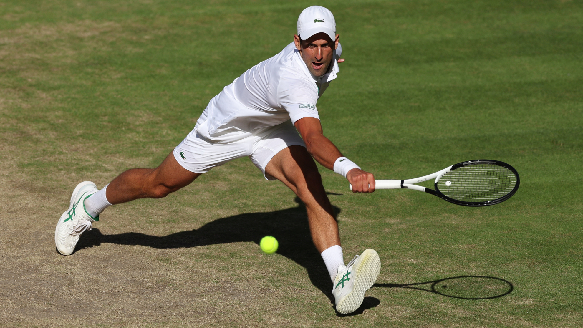 Novak Djokovic en su triunfo sobre Cameron Norrie en Wimbledon 2022.