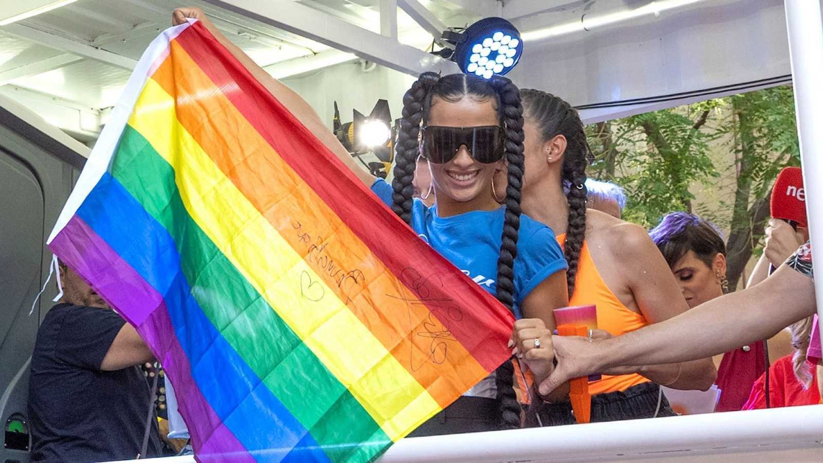 Chanel Terrero se 'declara' bisexual durante el desfile de carrozas del Orgullo LGTBI en Madrid