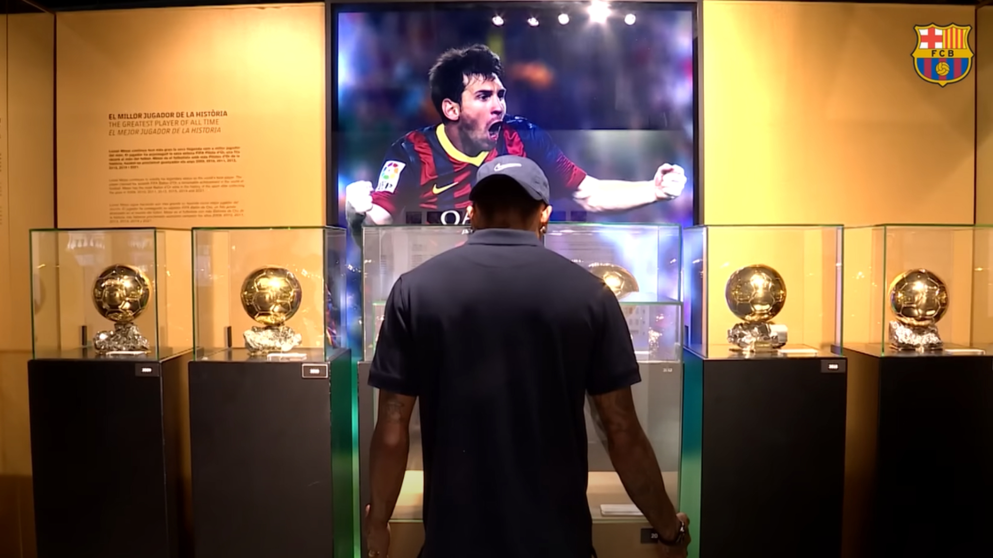Raphinha ya conoce el museo del Barça: anonadado con los 6 Balones de Oro de Messi