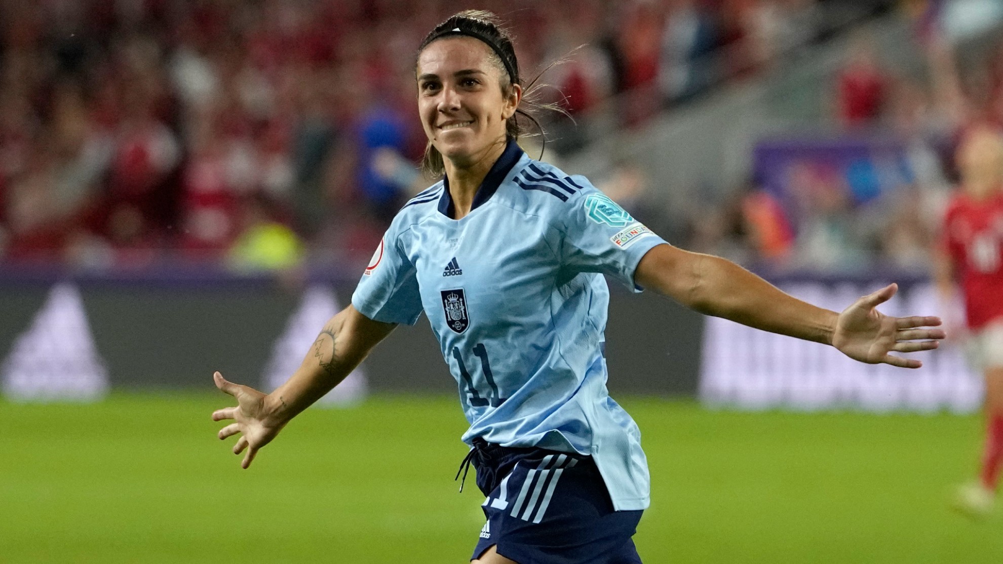Marta Cardona celebra el gol ante Dinamarca.
