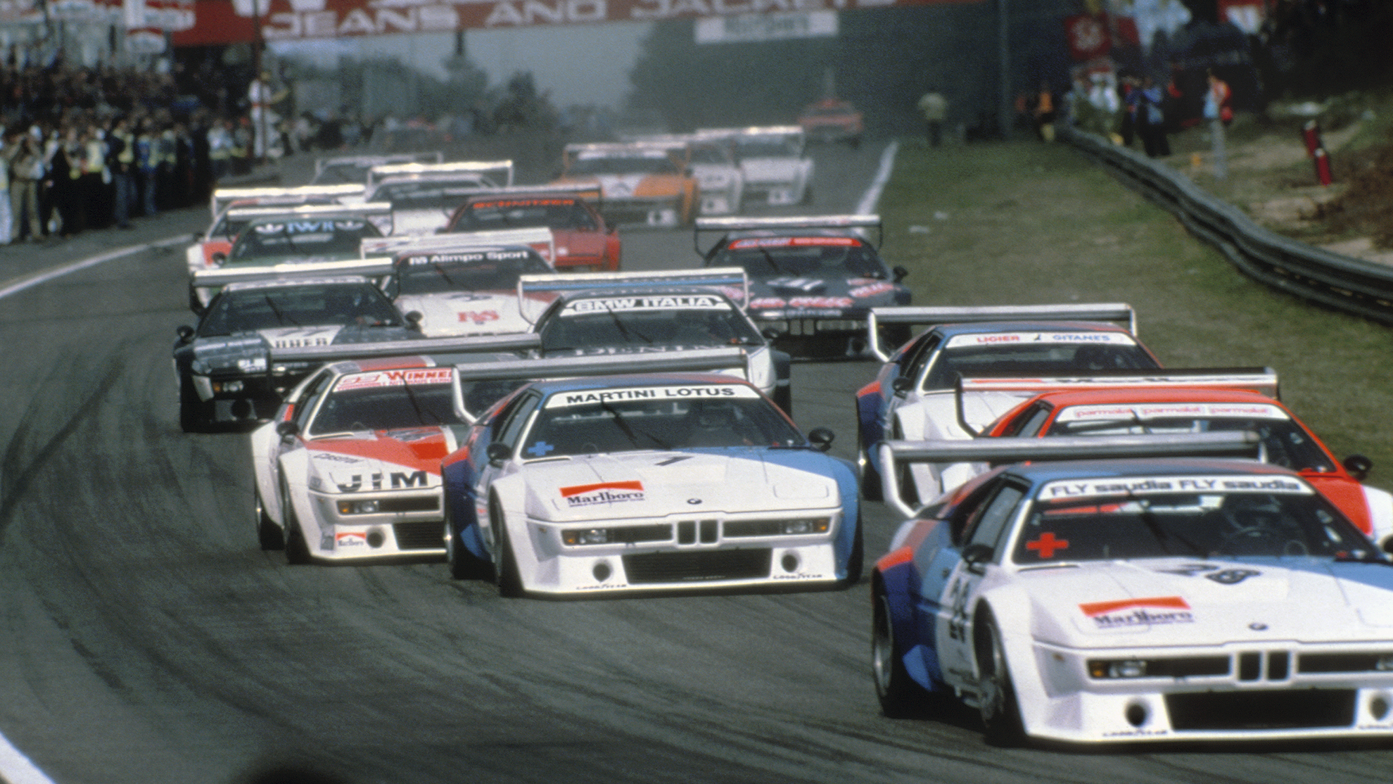 Los BMW Procar compitiendo en el circuito de Zolder en 1979.