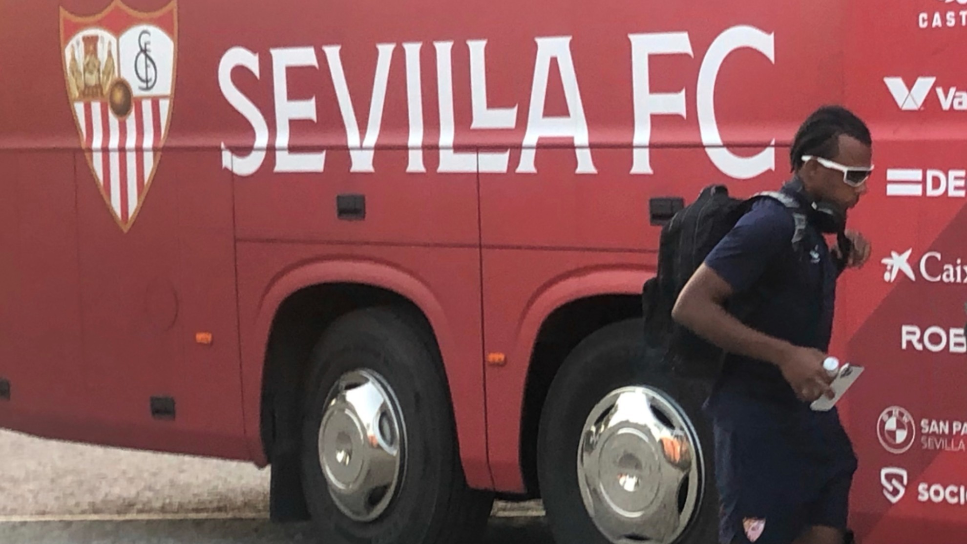 Koundé, a su llegada a Lagos con el Sevilla.
