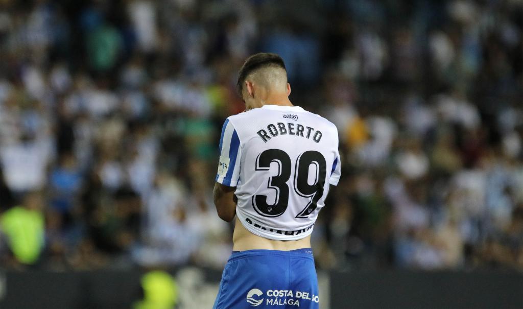 Roberto se lamenta en un partido del Málaga / MARILU BAEZ