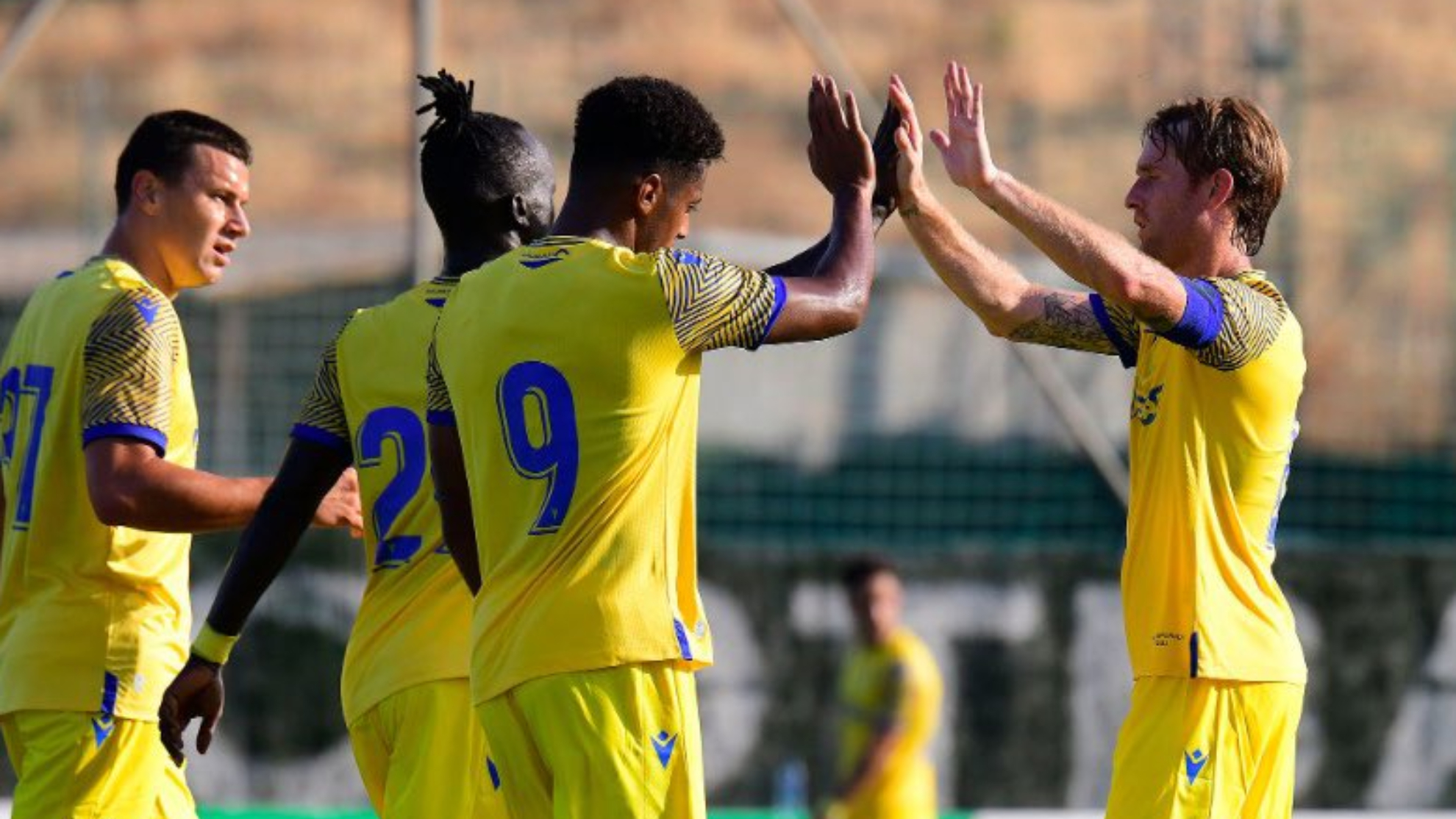 Los jugadores del Cádiz celebran el gol de Choco Lozano. FOTO: CÁDIZ CF