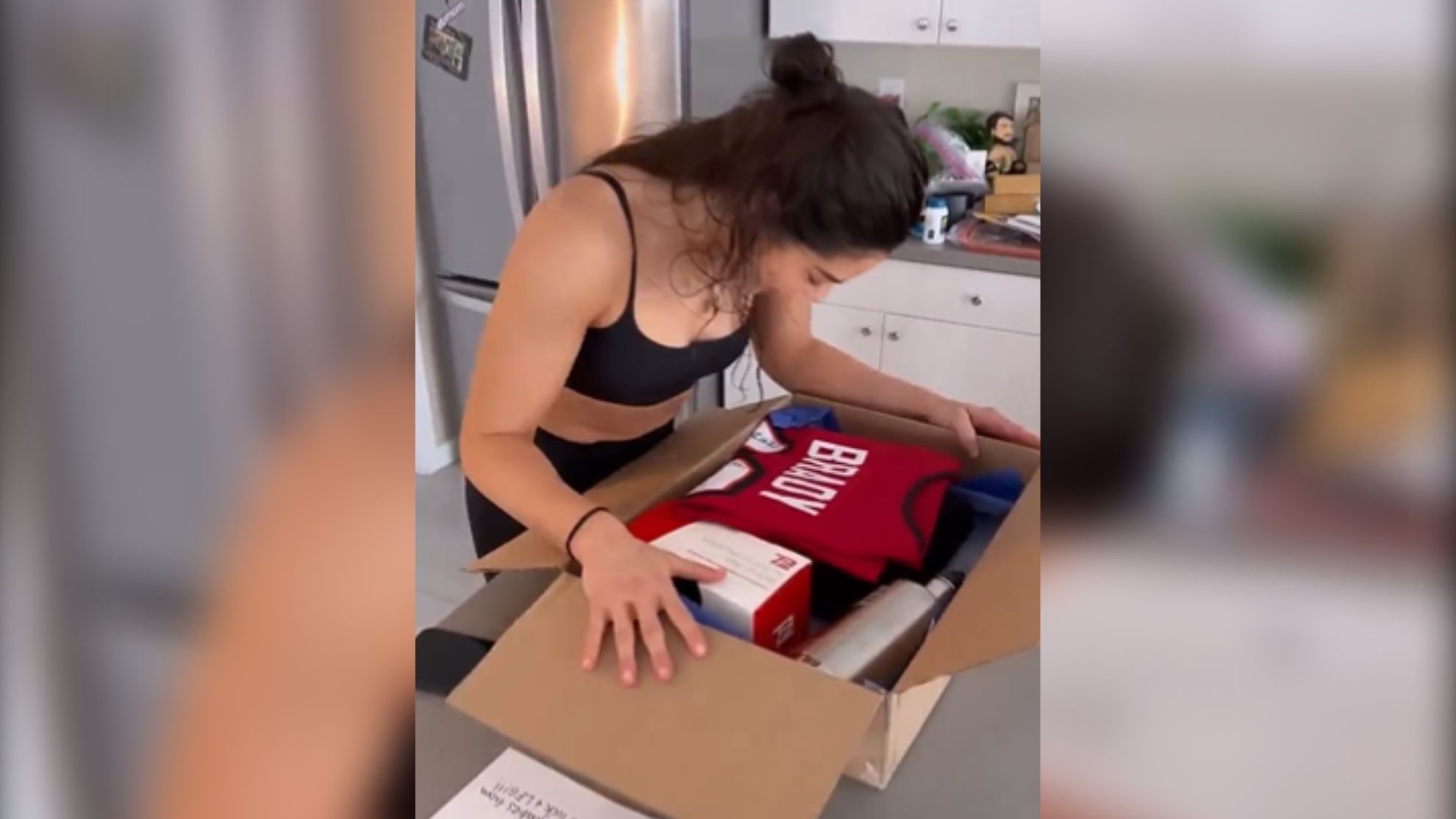 Tom Brady sends WNBA star his signed jersey, her wholesome