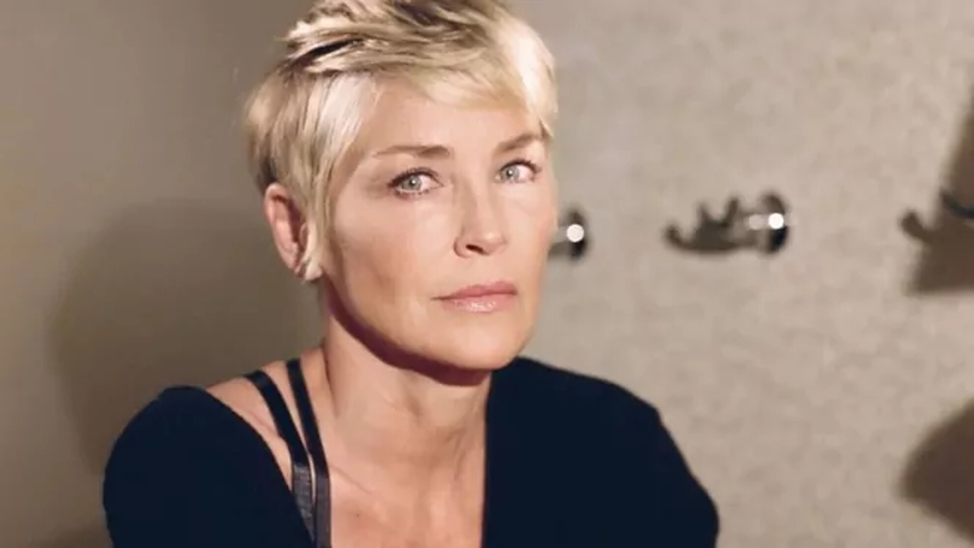 Sharon Stone, 64, shares eye-catching topless snap on Instagram | Marca