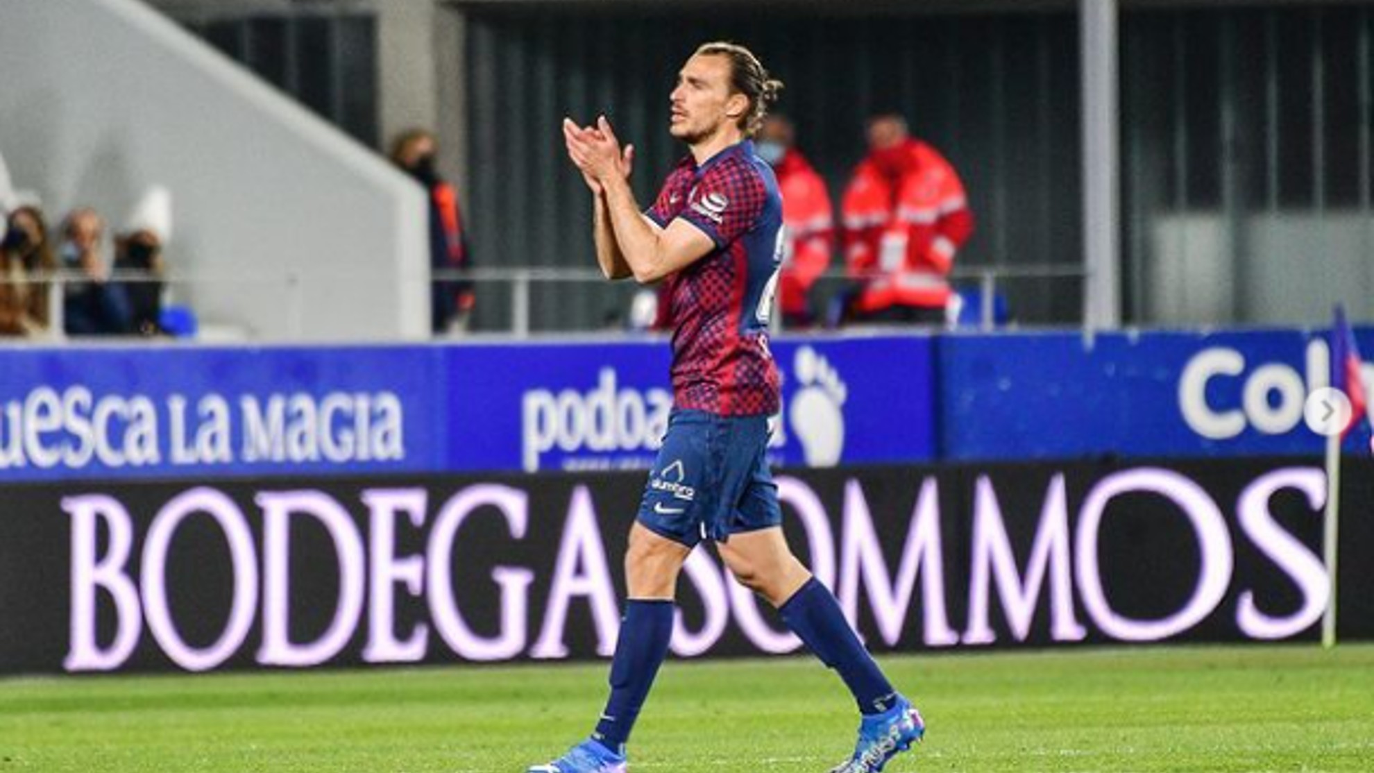 Ignasi Miquel (29) en un partido con el Huesca / @ignasimiquel23