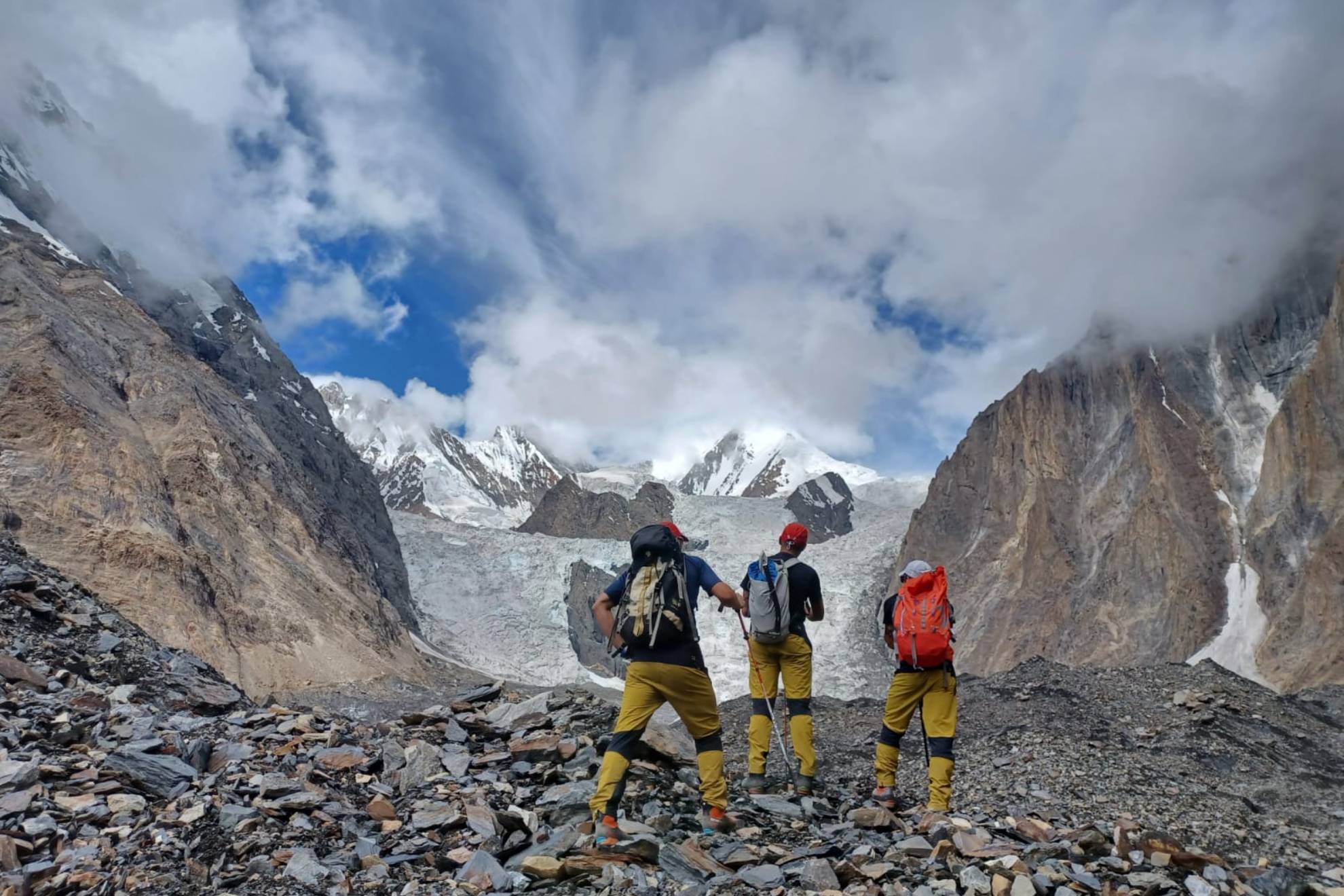 Diario de la expedición al Honbroc Peak: Primera toma de contacto con el glaciar