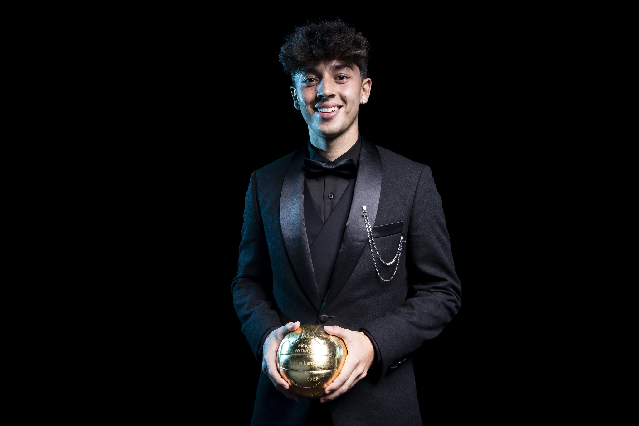 Jordan Carrillo, ganador del Balón de Oro al mejor jugador joven de la Liga MX.