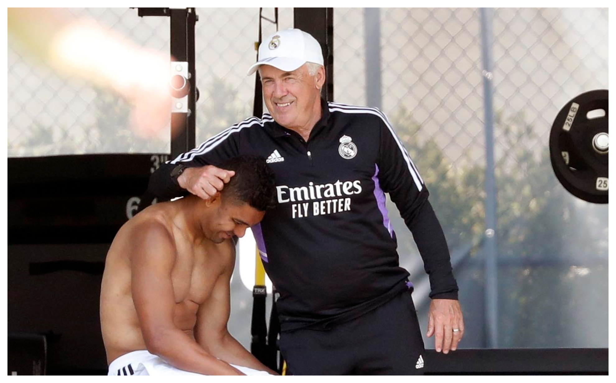 Casemiro y Ancelotti, durante una sesión de entrenamiento en Los Ángeles.