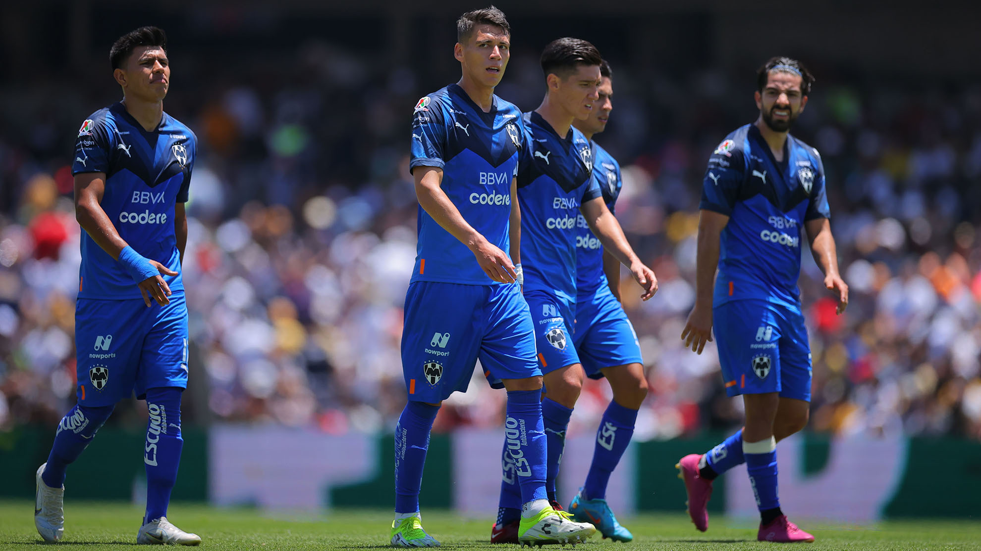 Monterrey sufre por la altura en el partido ante Pumas.