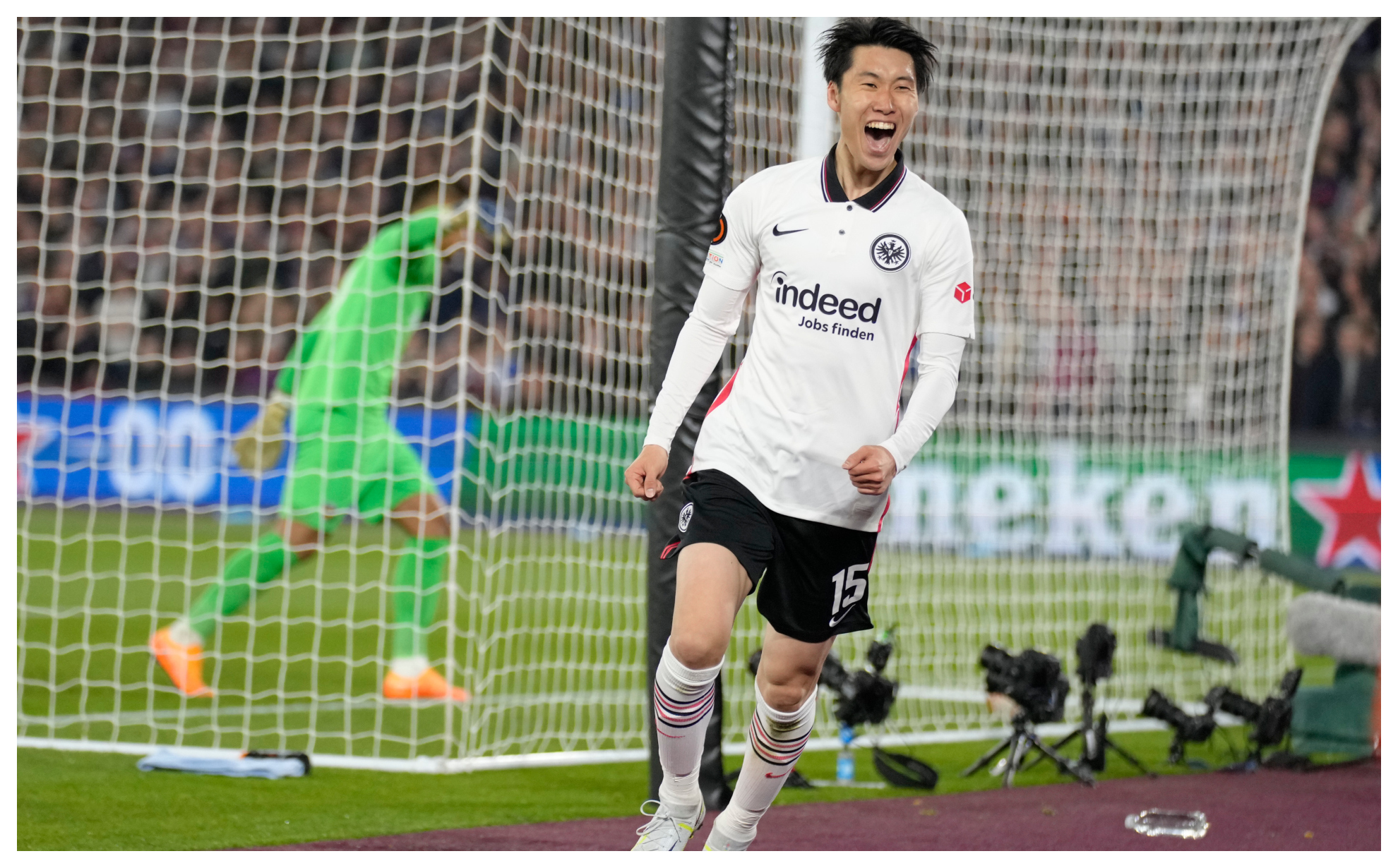Kamada celebra su gol al West Ham United en Londres/AP