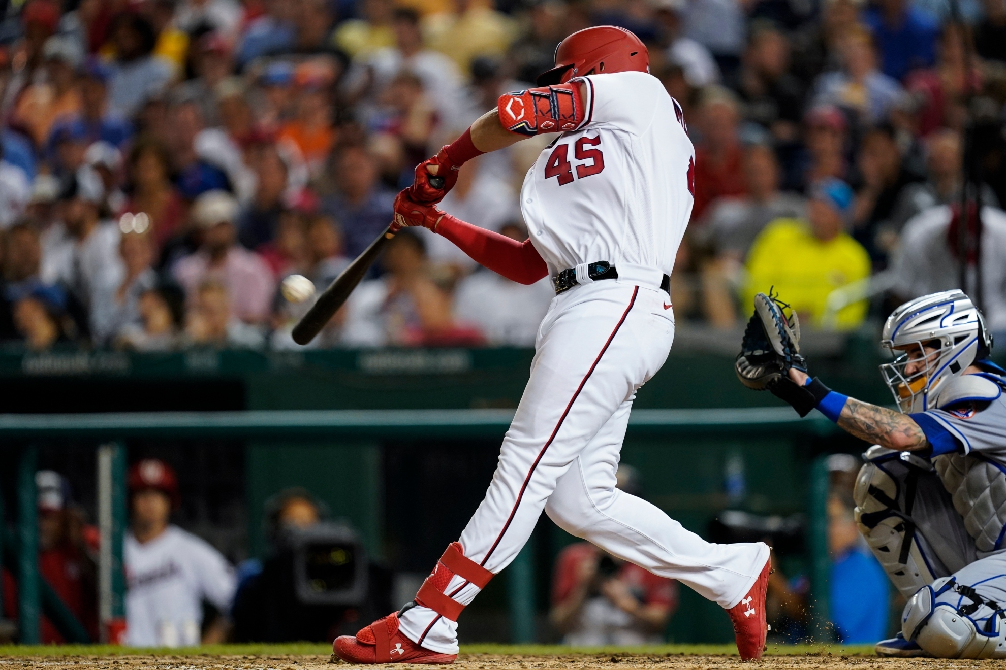 Joey Meneses hace historia en la MLB. | AP