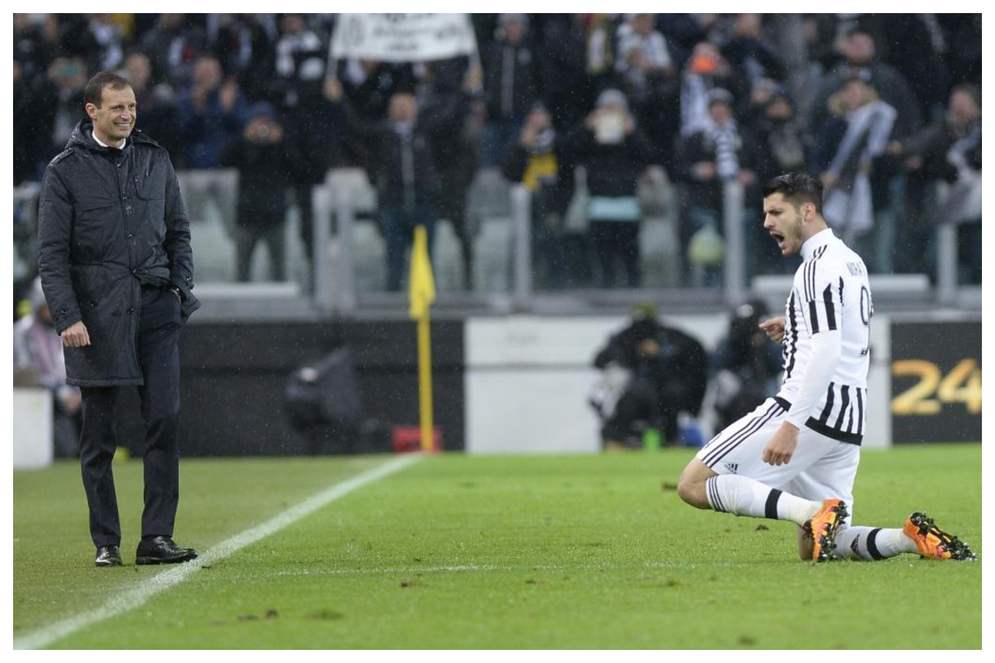 Allegri sonríe tras un gol de Morata con la Juventus.