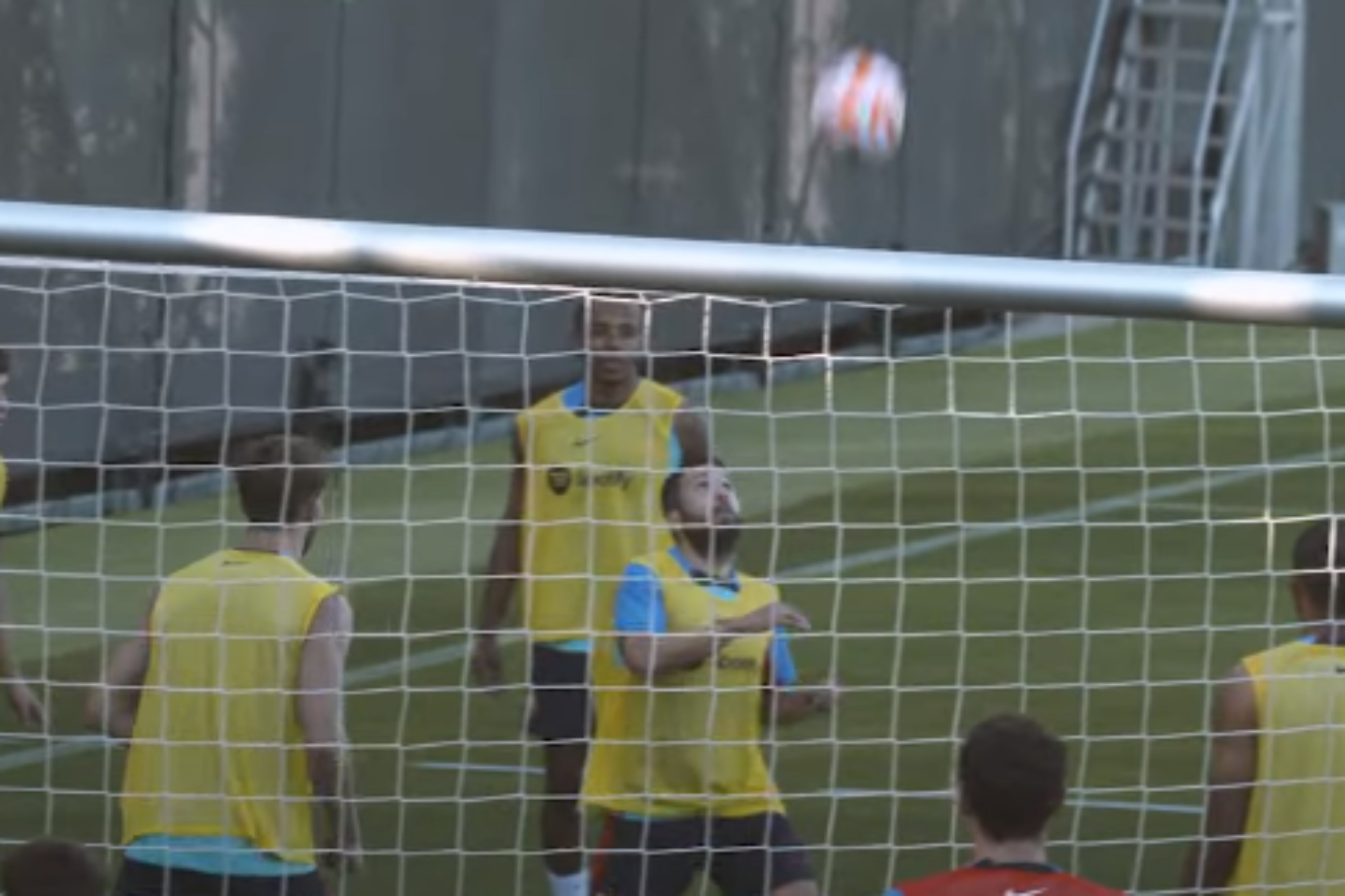 Jordi Alba hace esto en el nuevo juego de Xavi: su equipo se volvió loco
