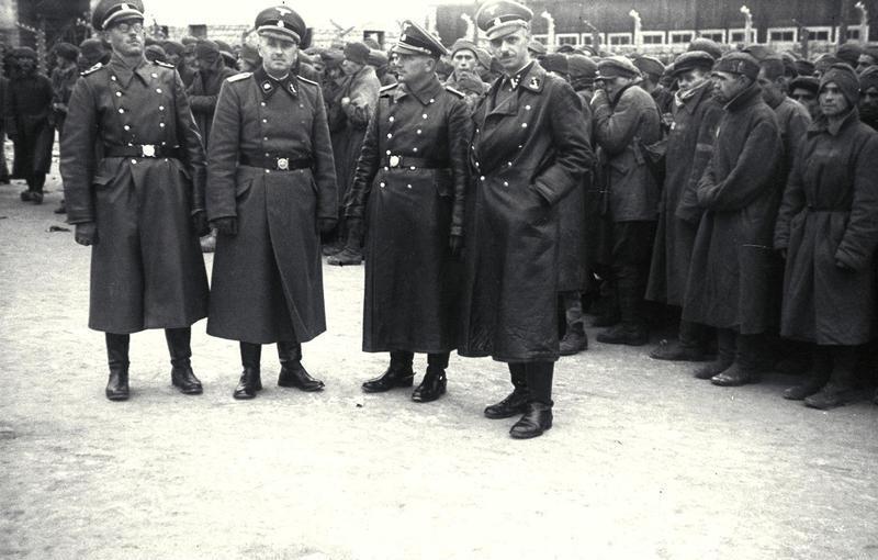 Oficiales de las SS-Totenkopfverbände / Bundesarchiv