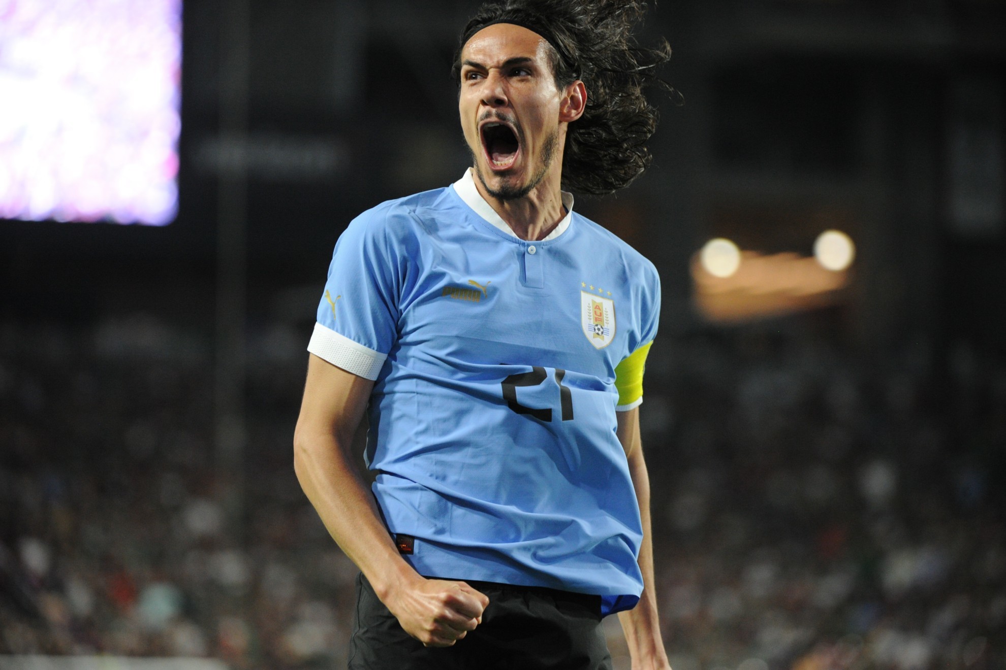 Cavani (35) en un partido con Uruguay | MAX SIMBRON
