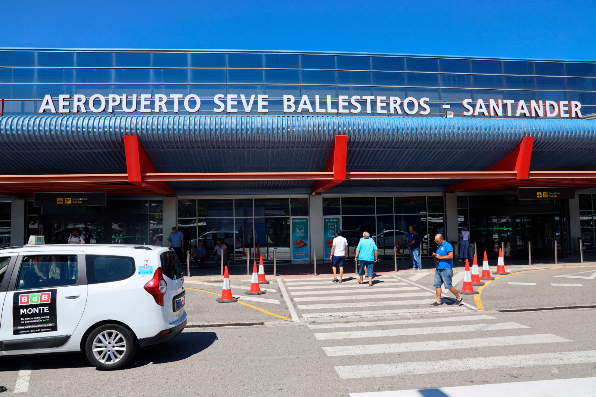 Aeropuerto de Santander llamado Severiano Ballesteros