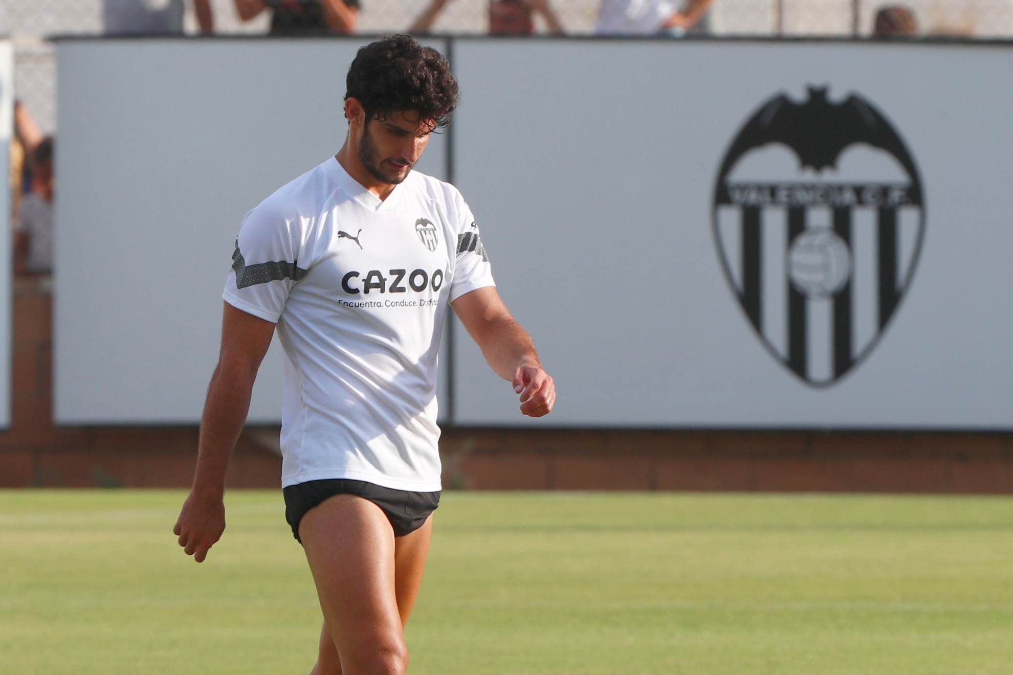 Guedes durante uno de sus últimos entrenamientos con el Valencia. (SANZ)