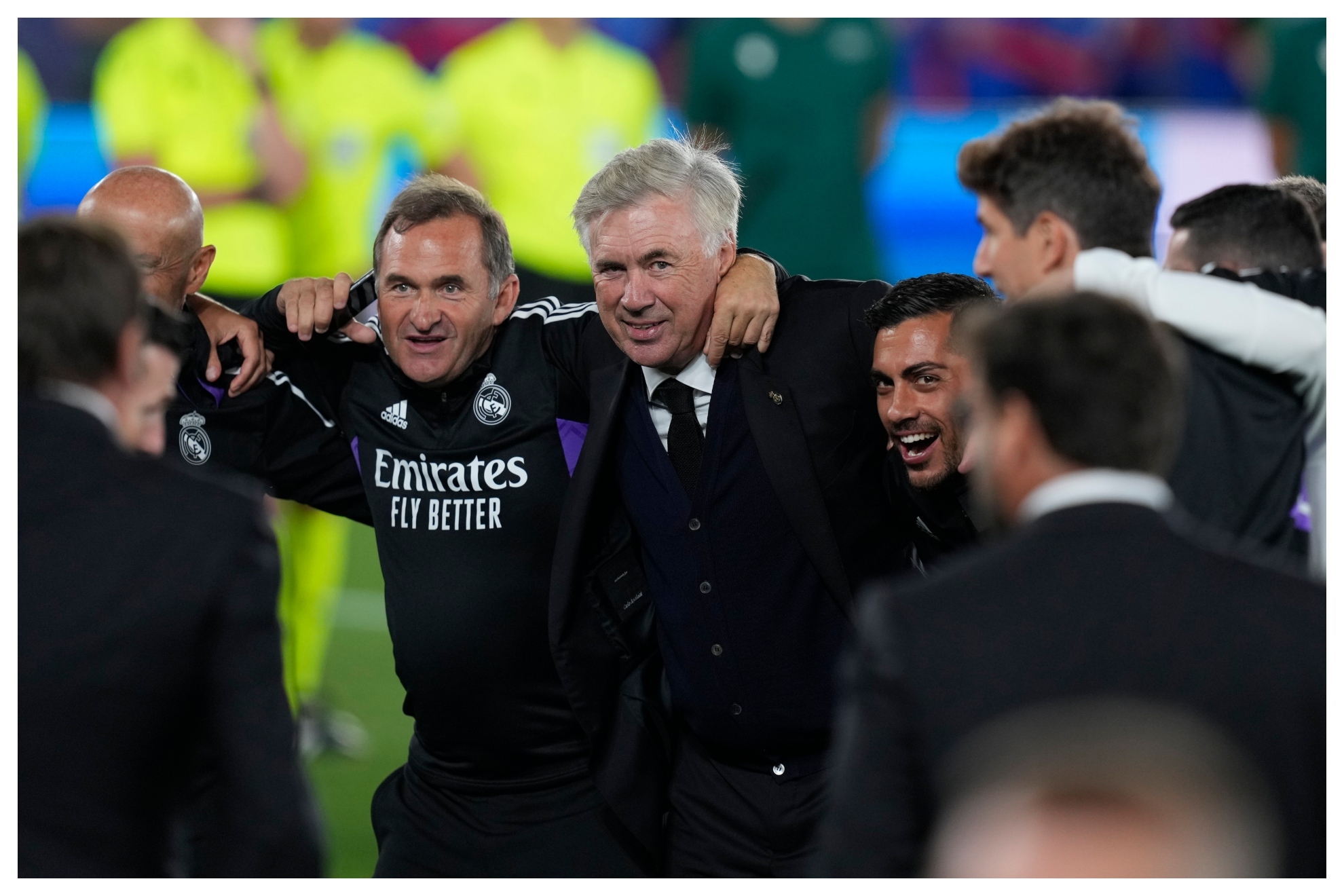 Ancelotti celebra con su equipo de trabajo al Supercop/Chema Rey