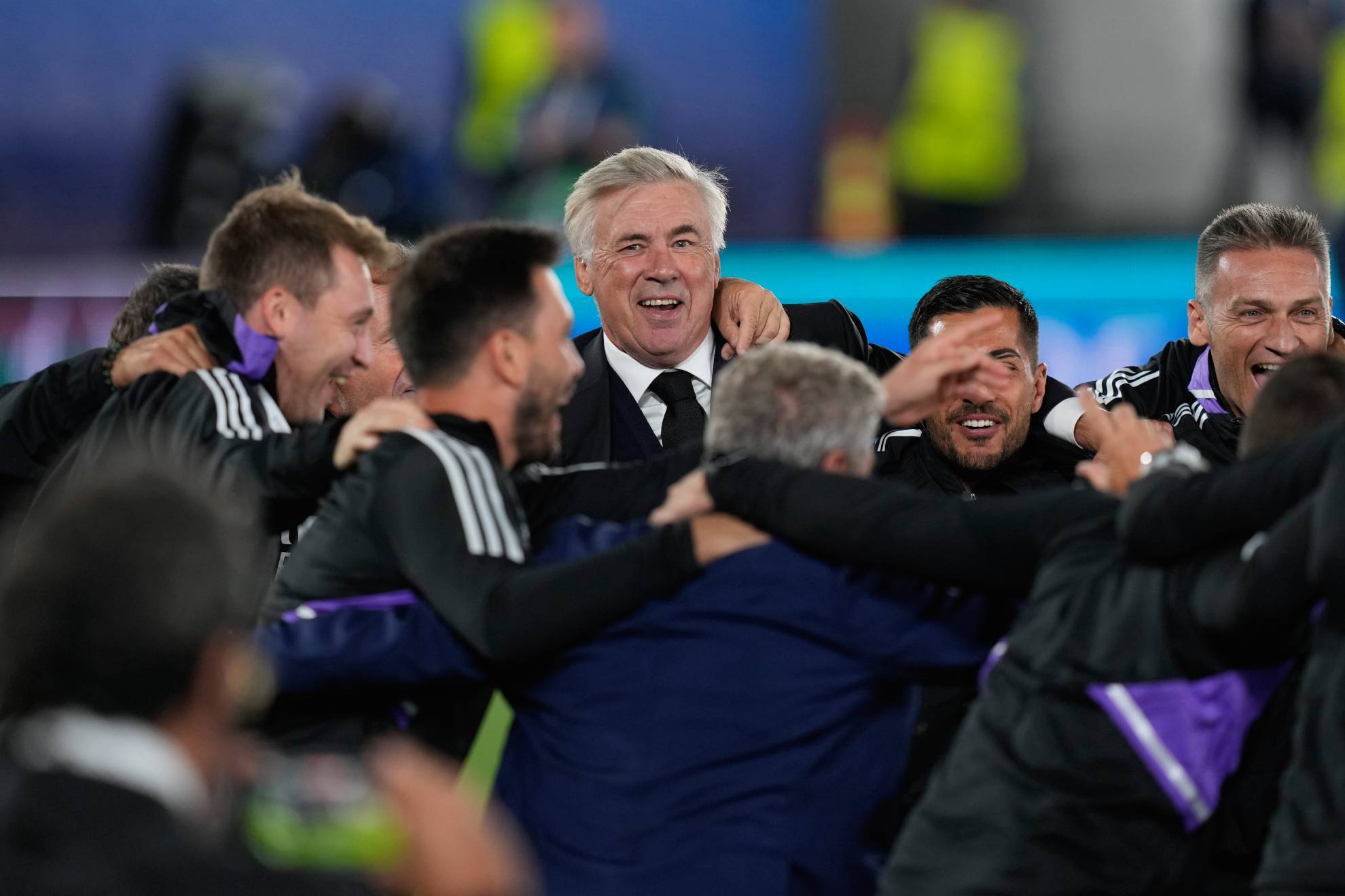Ancelotti, celebrando otra Supercopa de Europa. ANTONIO CALANNI / AP