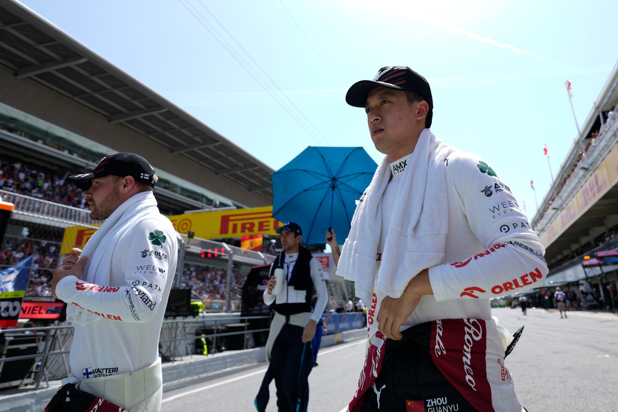 Los pilotos de la escudera de Alfa Romeo Valtteri Bottas y el chino Guanyu Zhou | EFE/Alejandro Garca
