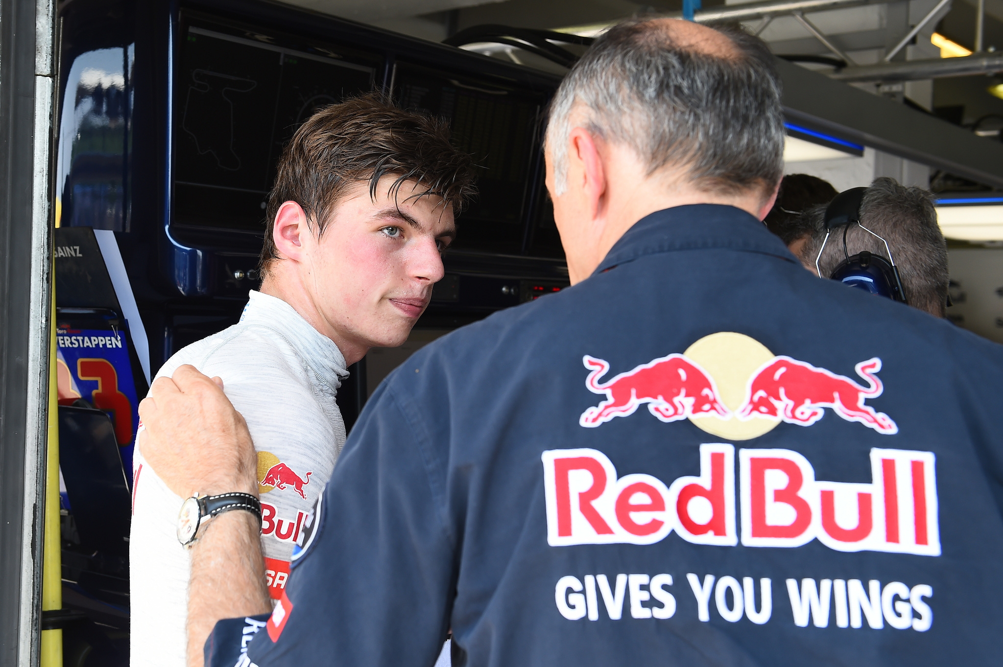 Un joven Max Verstappen junto a Franz Tost en 2015 | RUBIO