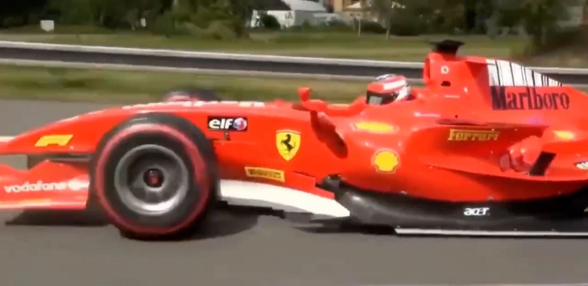 Formula 1 en la carretera - GP2 - Republica Checa - autopista D4 - video viral