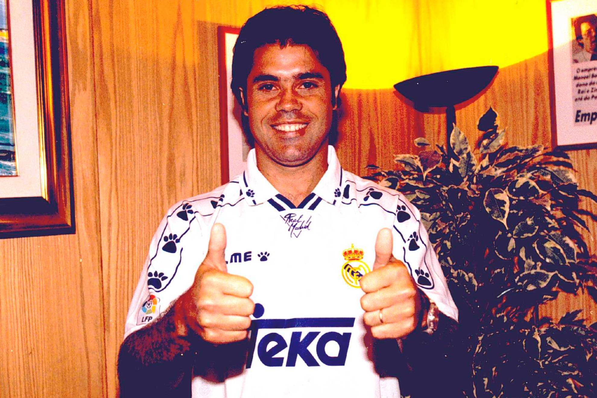 Carlos Secretario, durante su etapa como jugador del Real Madrid en 1996