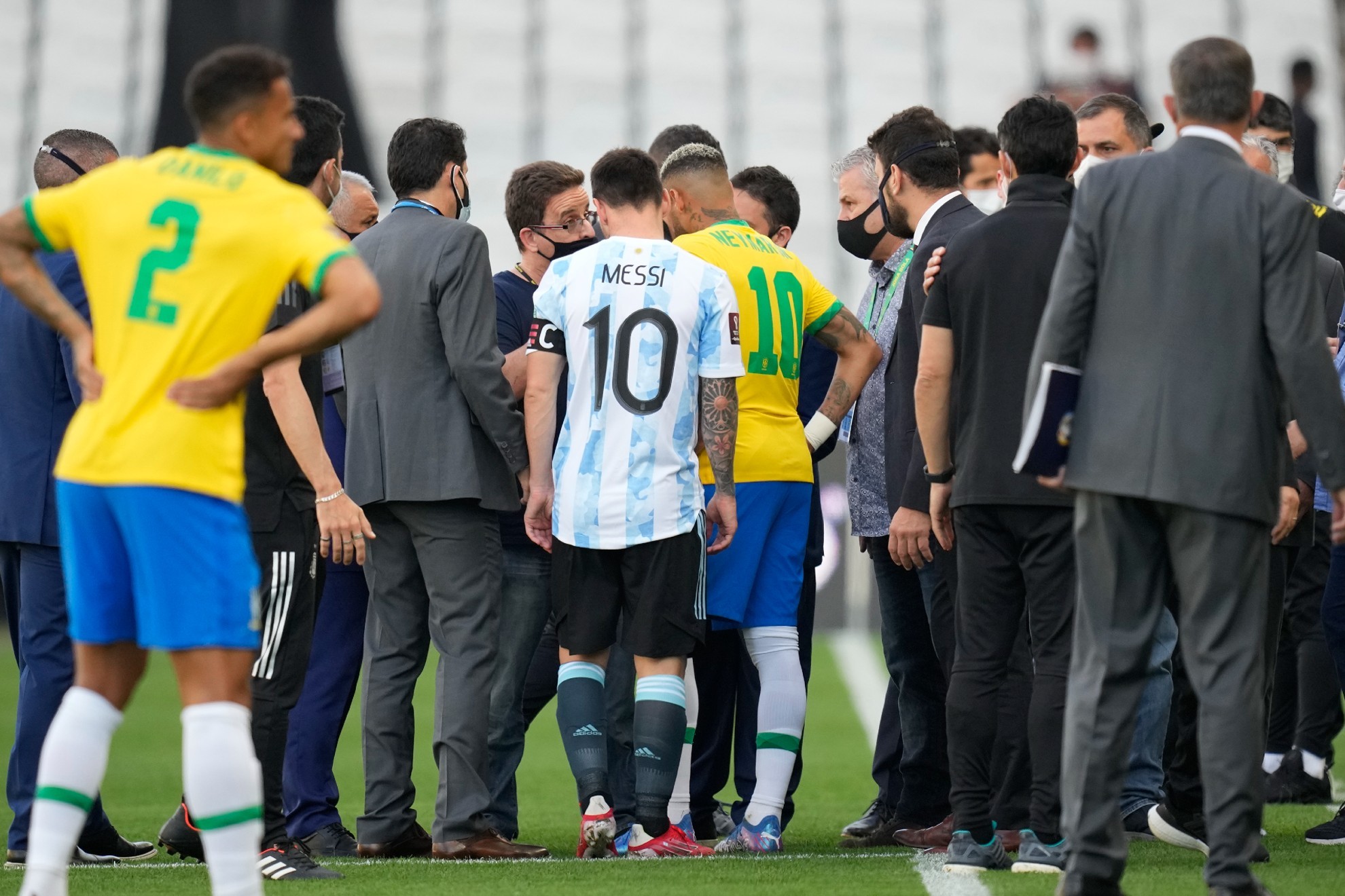 FIFA resuelve el caso del Brasil vs Argentina: no se jugará y habrá multas | AP