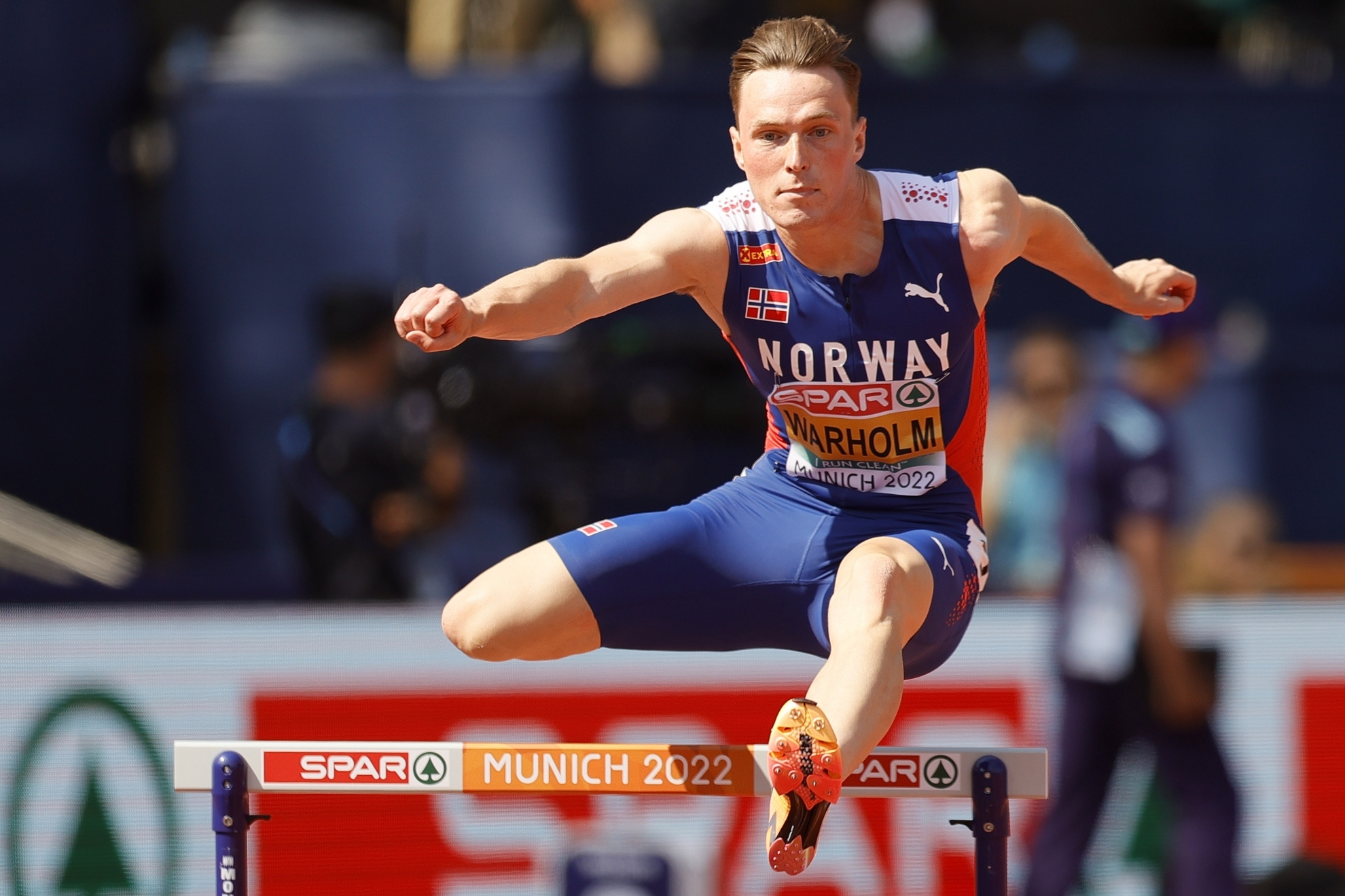 Warholm 'vuelve' a reinar en los 400 metros vallas con el oro europeo