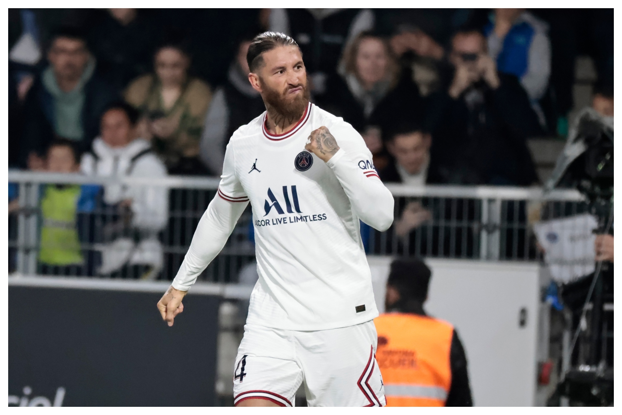 Ramos celebra un gol con el PSG. AP