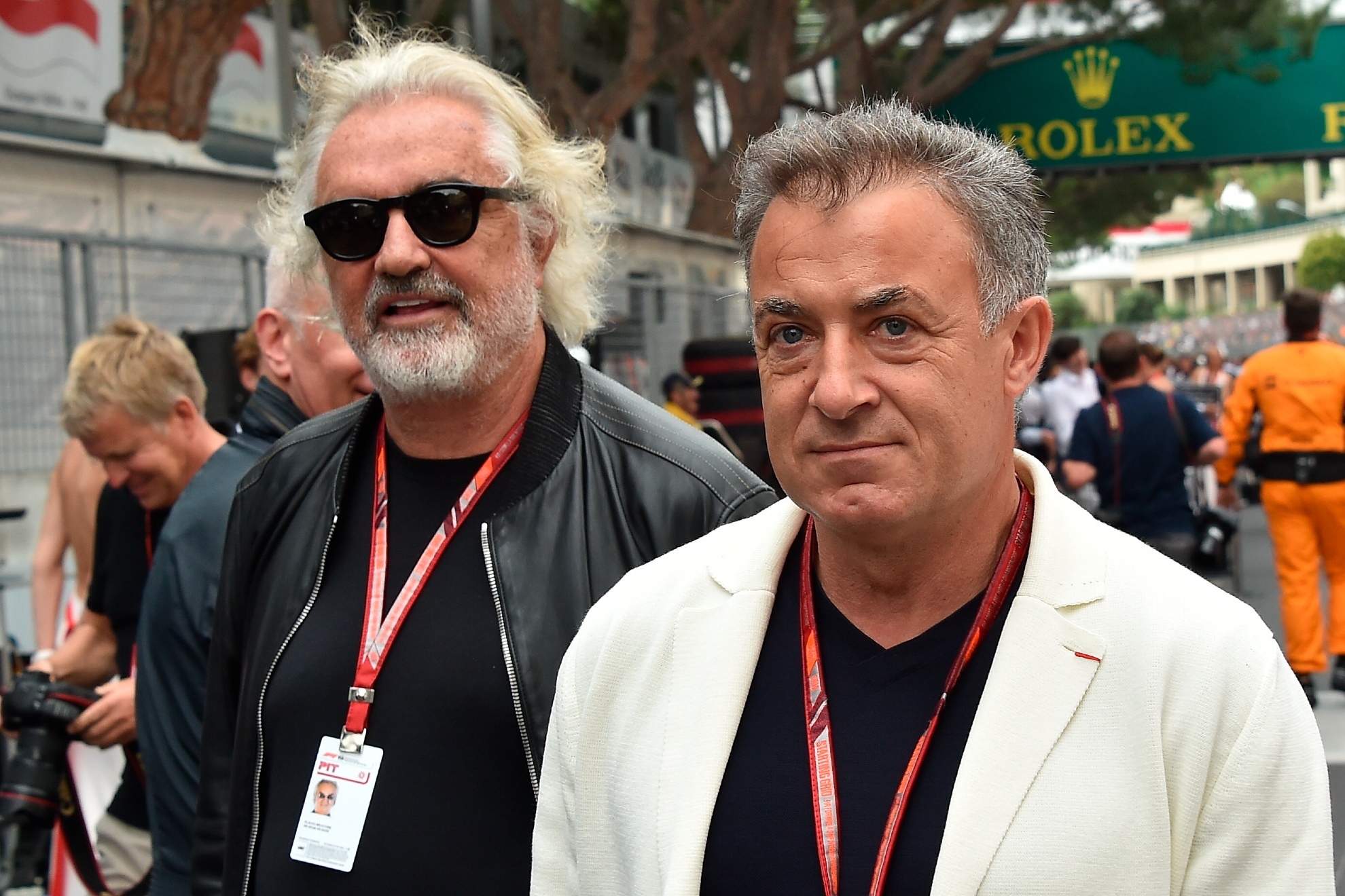Jean Alonso, junto a Flavio Briatore. / RV RACING PRESS