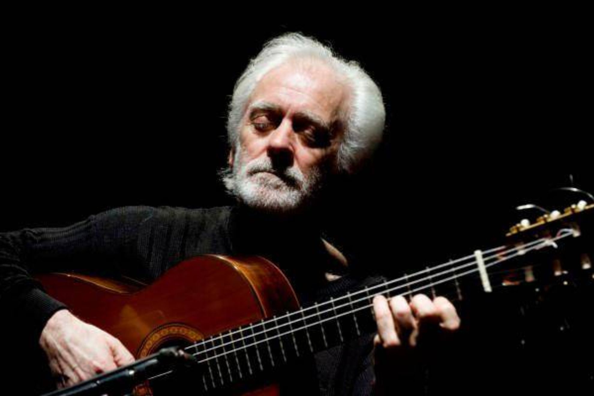 Muere Manolo Sanlcar, maestro de la guitarra, a los 78 aos